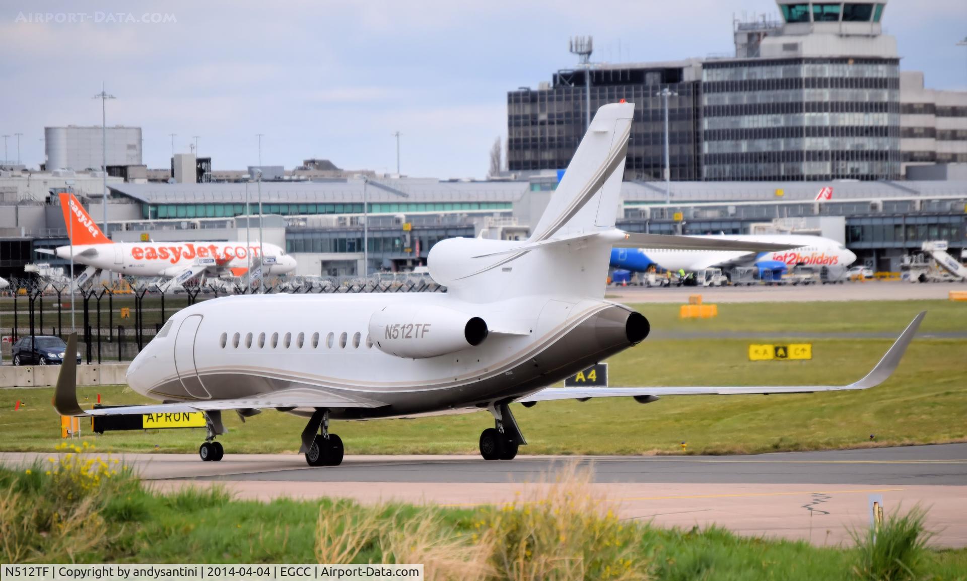 N512TF, 2007 Dassault Falcon 900EX C/N 184, taxing in to the [FBO] exc ramp