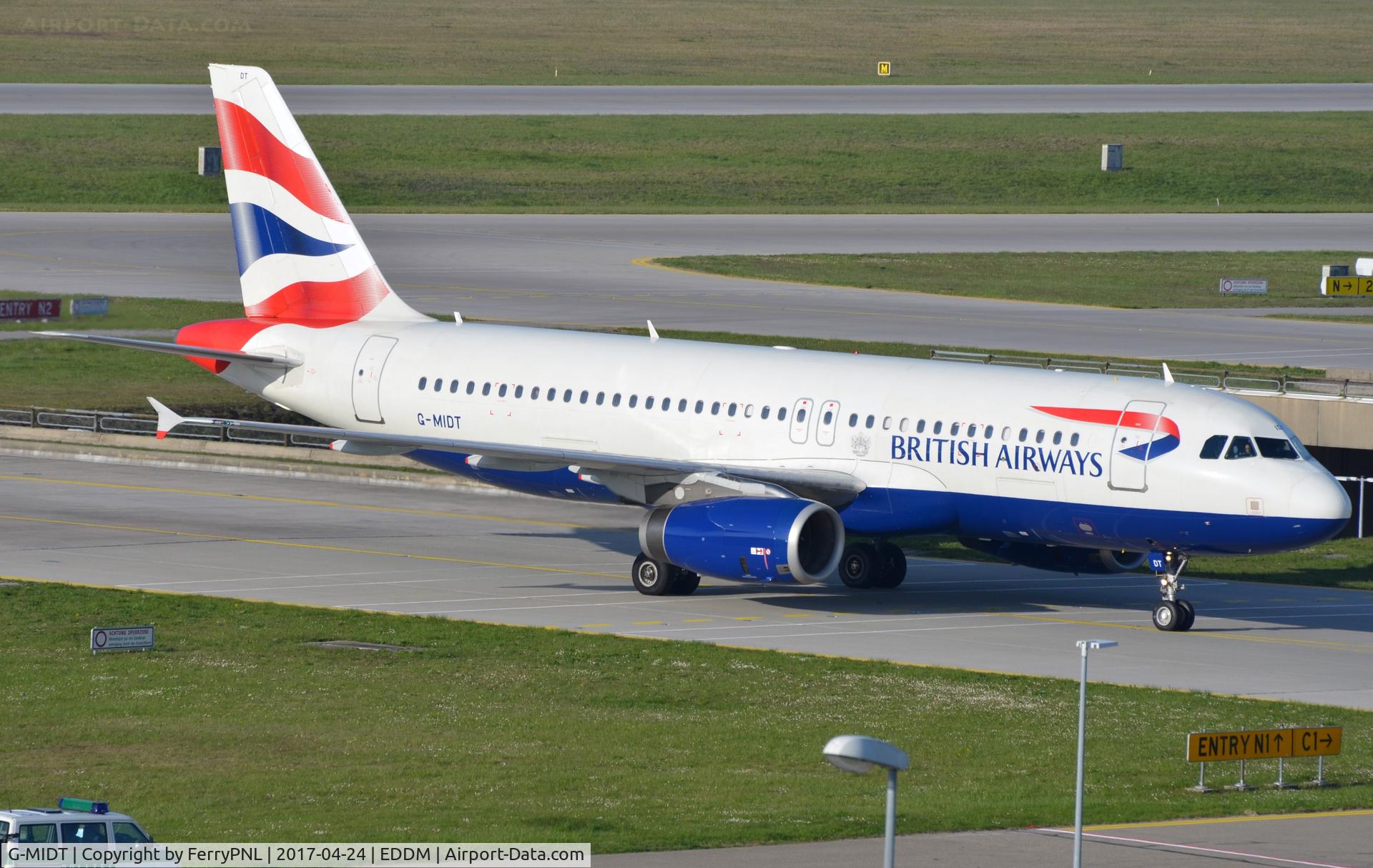 G-MIDT, 2001 Airbus A320-232 C/N 1418, BA A320 taxying-in.