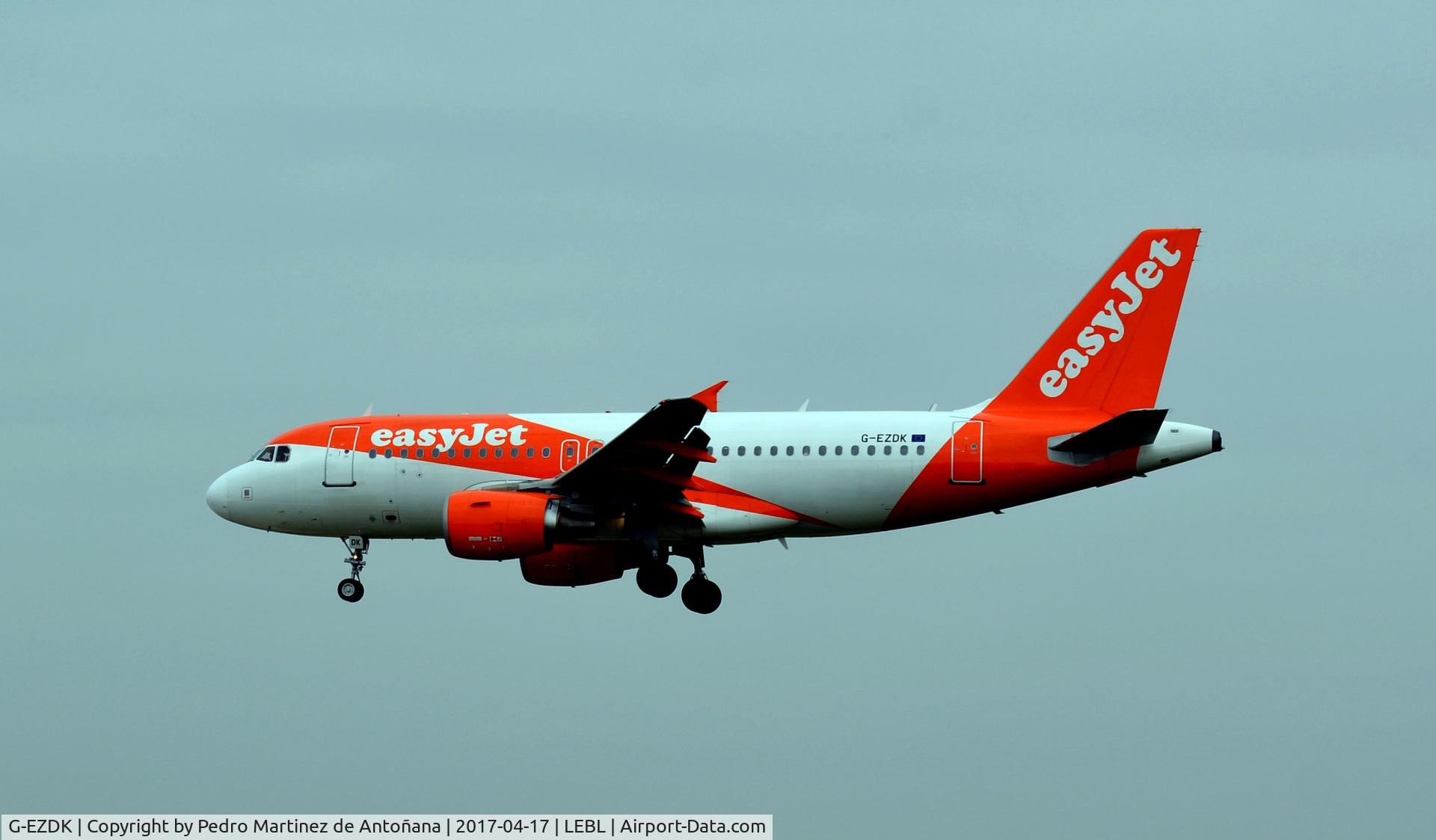 G-EZDK, 2008 Airbus A319-111 C/N 3555, El Prat  -  Barcelona  -  España