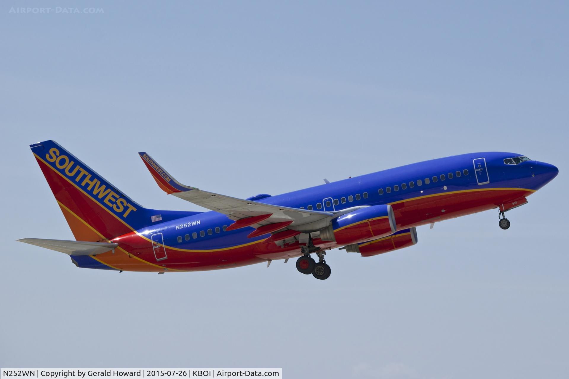 N252WN, 2006 Boeing 737-7H4 C/N 34973, Takeoff climb from RWY 28R.