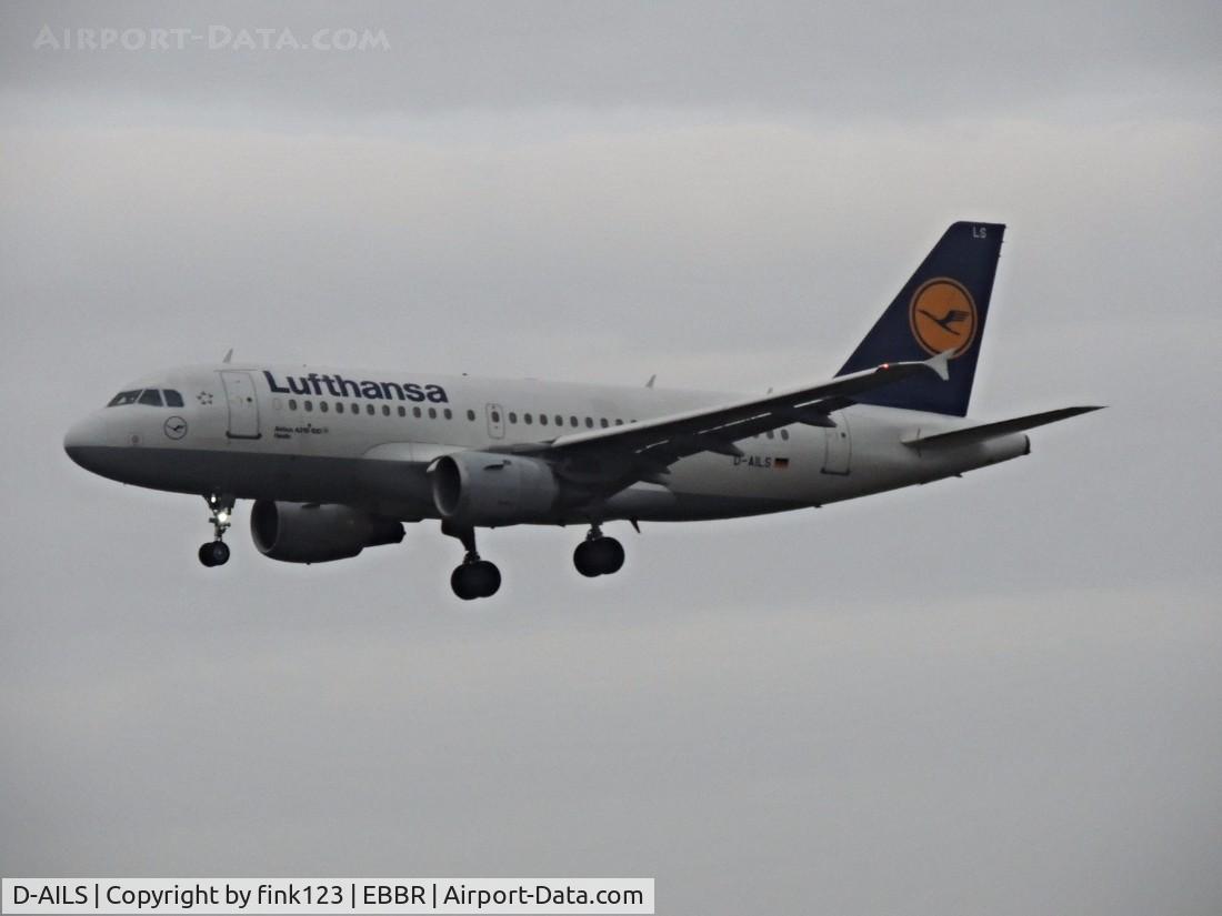 D-AILS, 1997 Airbus A319-114 C/N 729, LUFTHANSA a319 on approach
