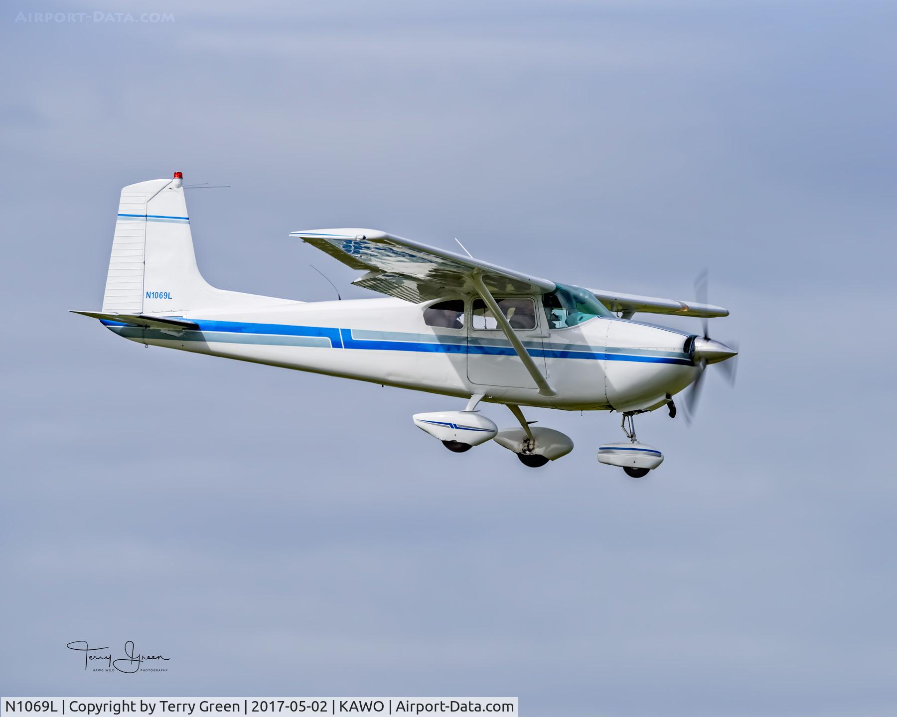 N1069L, 1956 Cessna 182 Skylane C/N 33633, KAWO