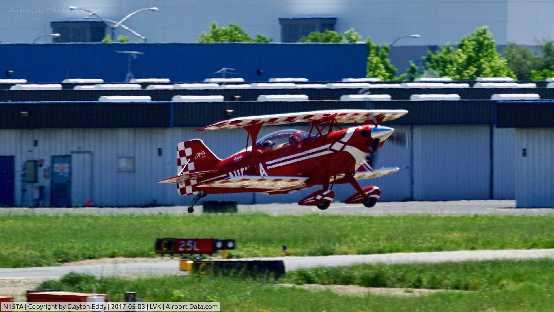N15TA, 2001 Aviat Pitts S-2C Special C/N 6045, Livermore Airport in California 2017.