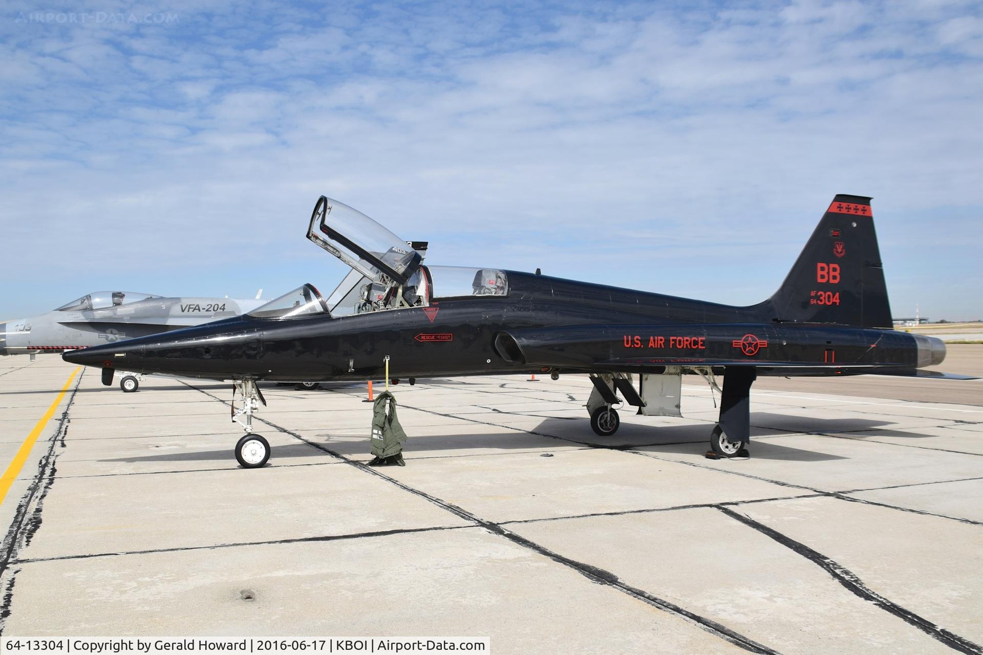 64-13304, 1964 Northrop T-38A Talon C/N N.5733, Parked on south GA ramp. 9th Recon Wing, Beale AFB, CA