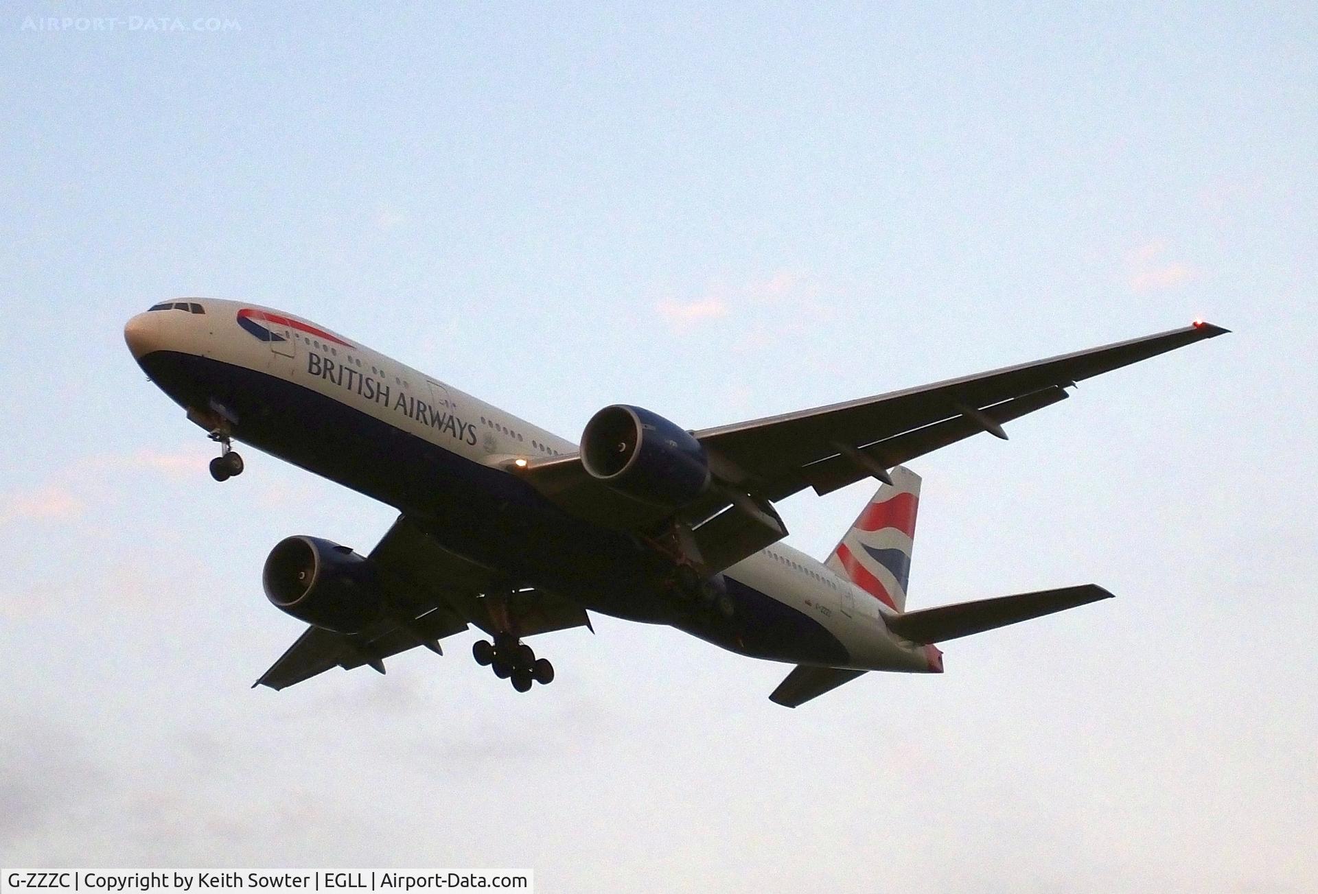 G-ZZZC, 1995 Boeing 777-236 C/N 27107, Short finals to land on runway 09L at Heathrow