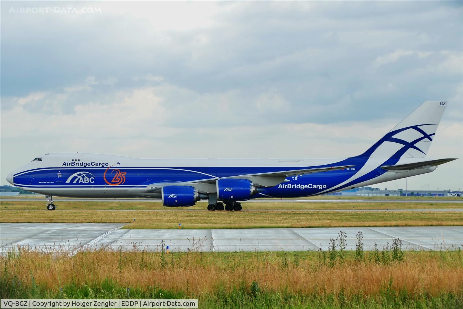 VQ-BGZ, 2012 Boeing 747-8HVF/SCD C/N 37580, On taxi to apron 2...