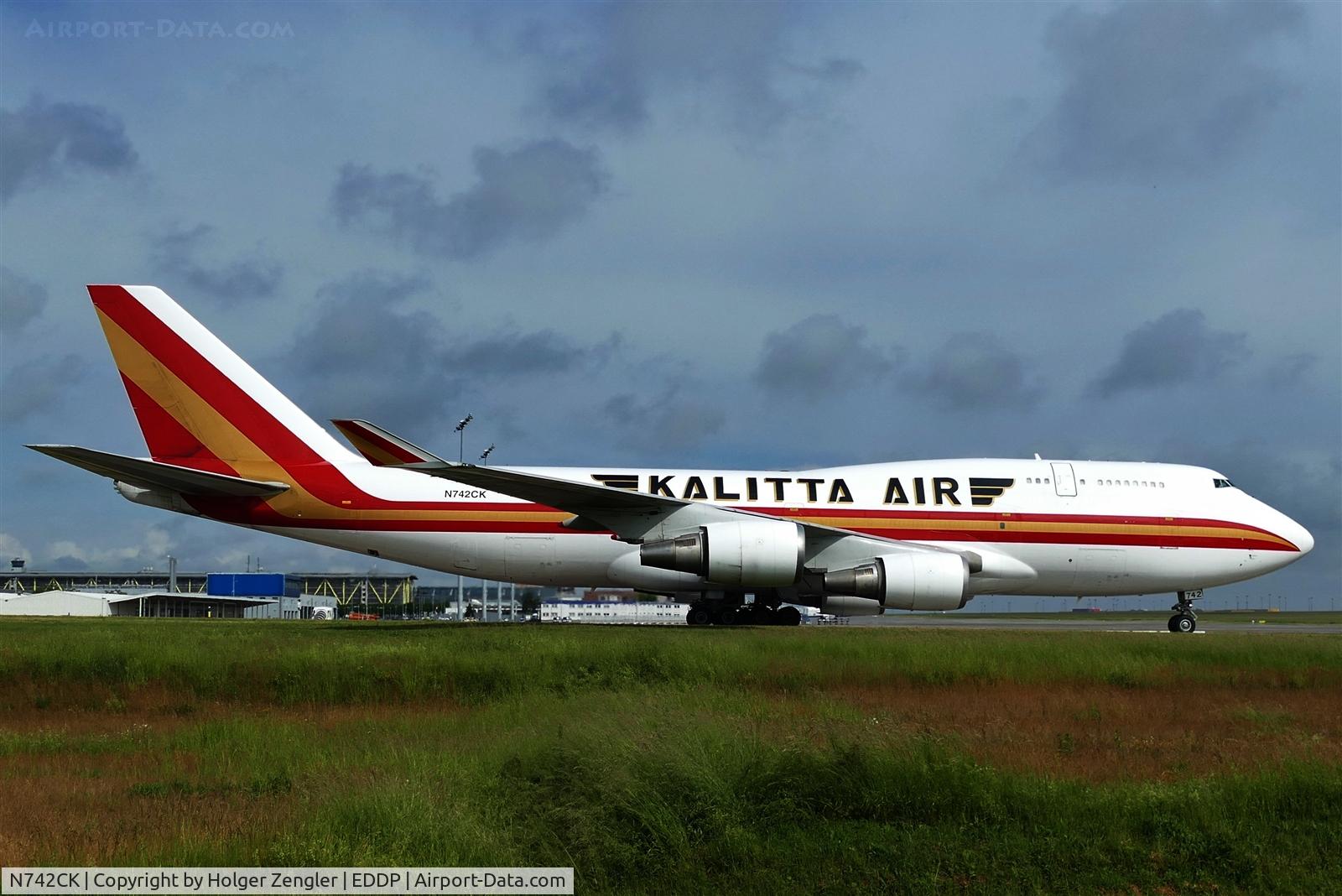 N742CK, 1990 Boeing 747-446 C/N 24424, Arrival from DEL on taxi to apron 5....