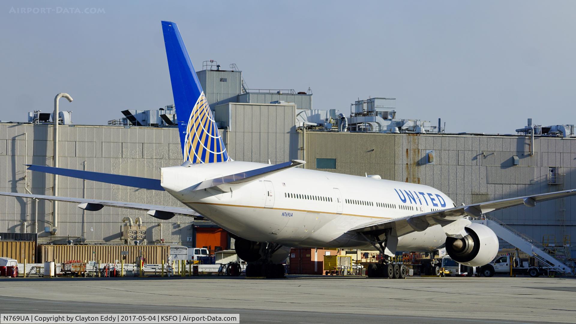 N769UA, 1995 Boeing 777-222 C/N 26921, SFO 2017