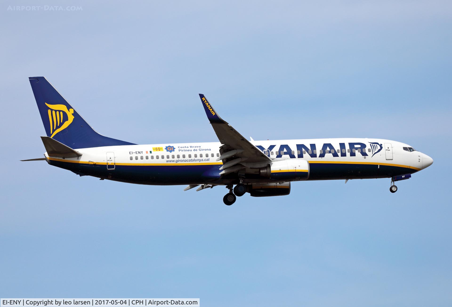 EI-ENY, 2011 Boeing 737-8AS C/N 35042, Copenhagen 4.5.2017 on final to R-04L