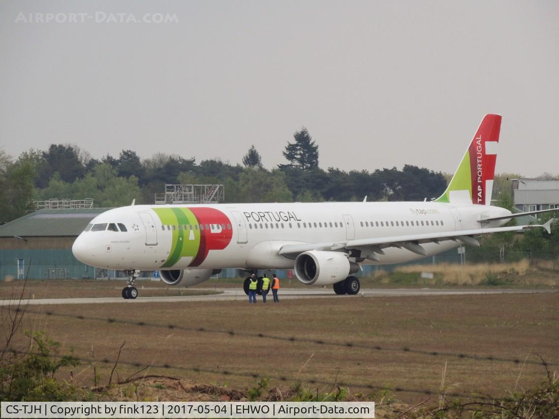 CS-TJH, 2004 Airbus A321-211 C/N 2270, TAP a321 departing woensdrecht