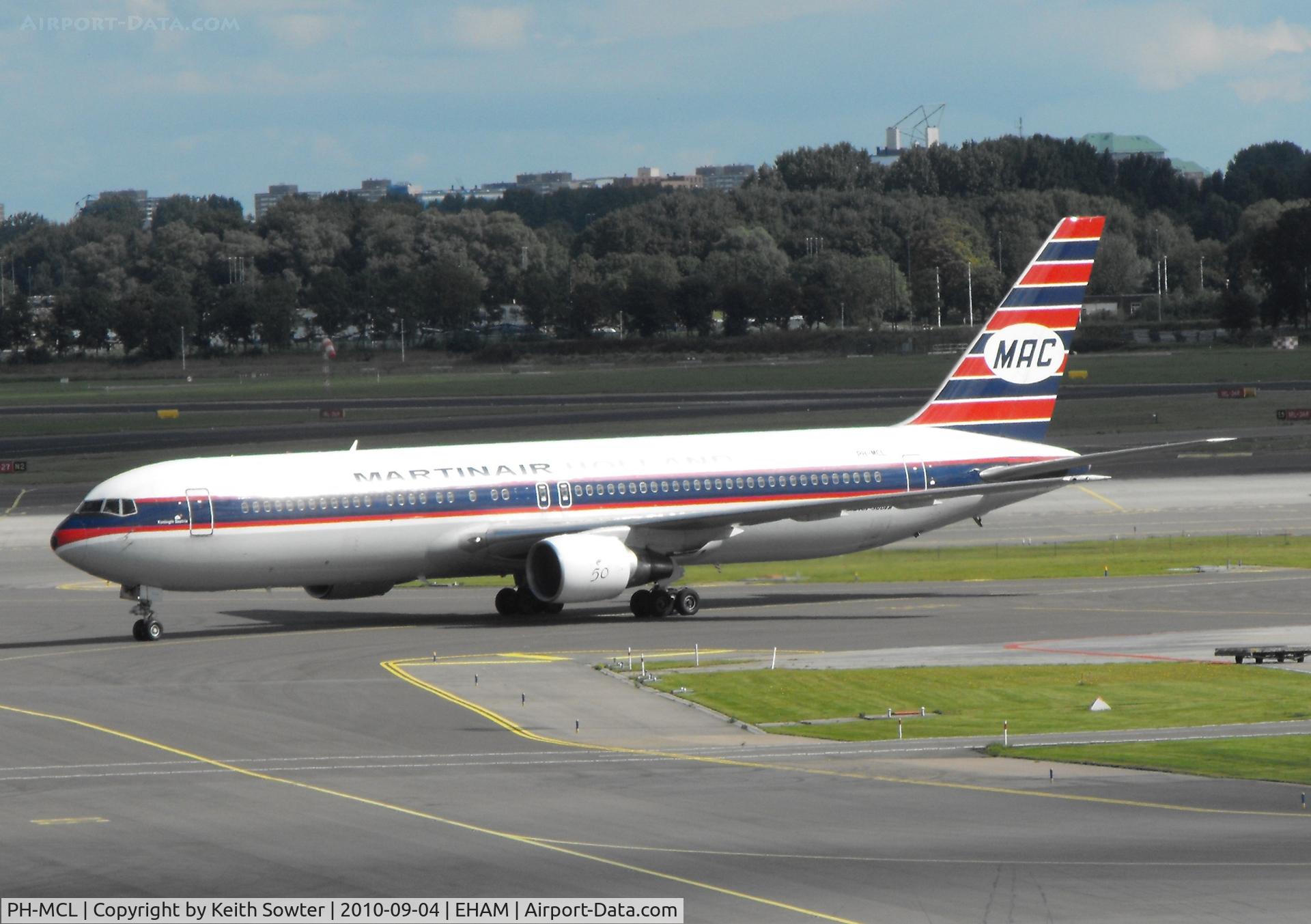 PH-MCL, 1992 Boeing 767-31A/ER C/N 26469, Taxying in