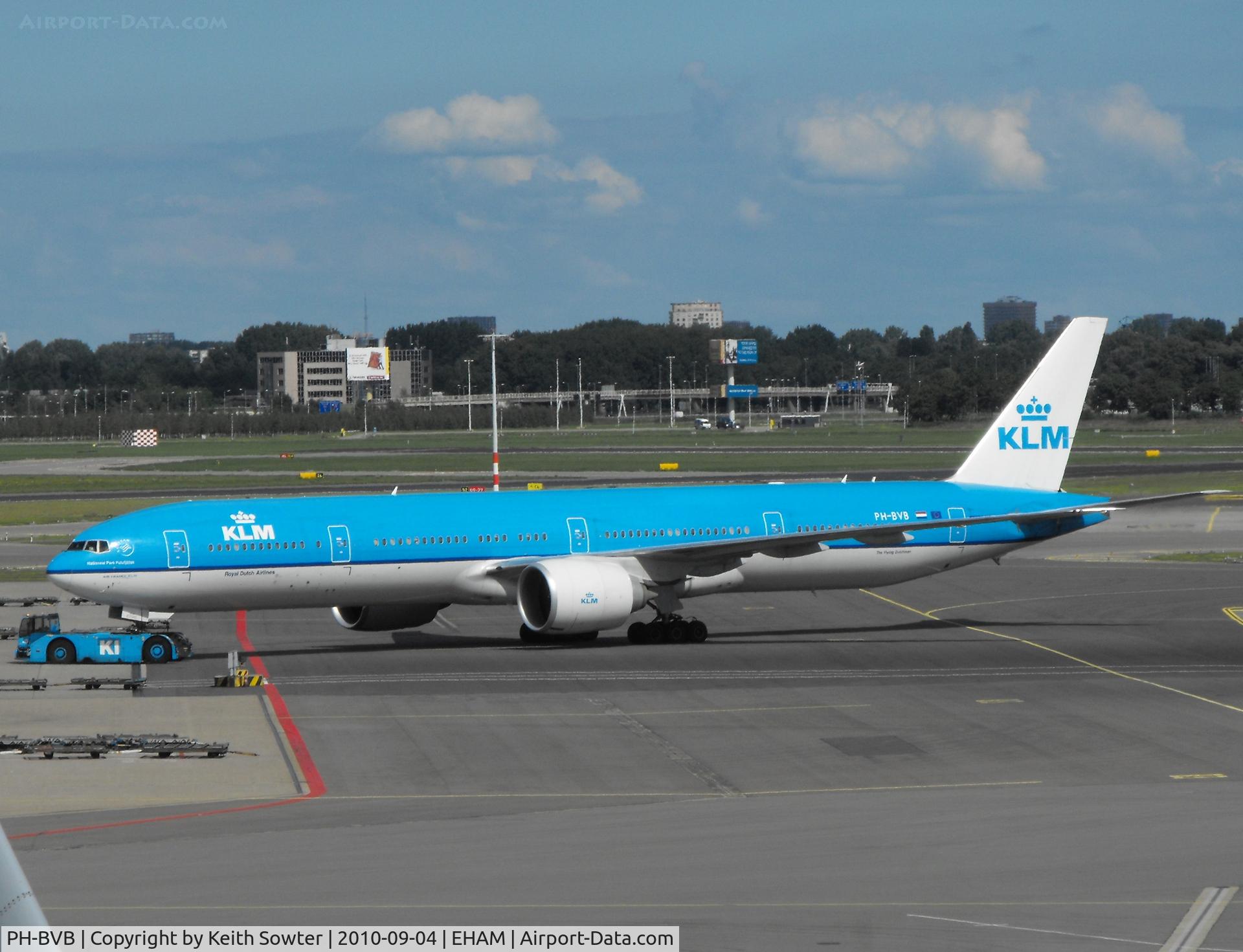 PH-BVB, 2008 Boeing 777-306/ER C/N 36145, Taxying in