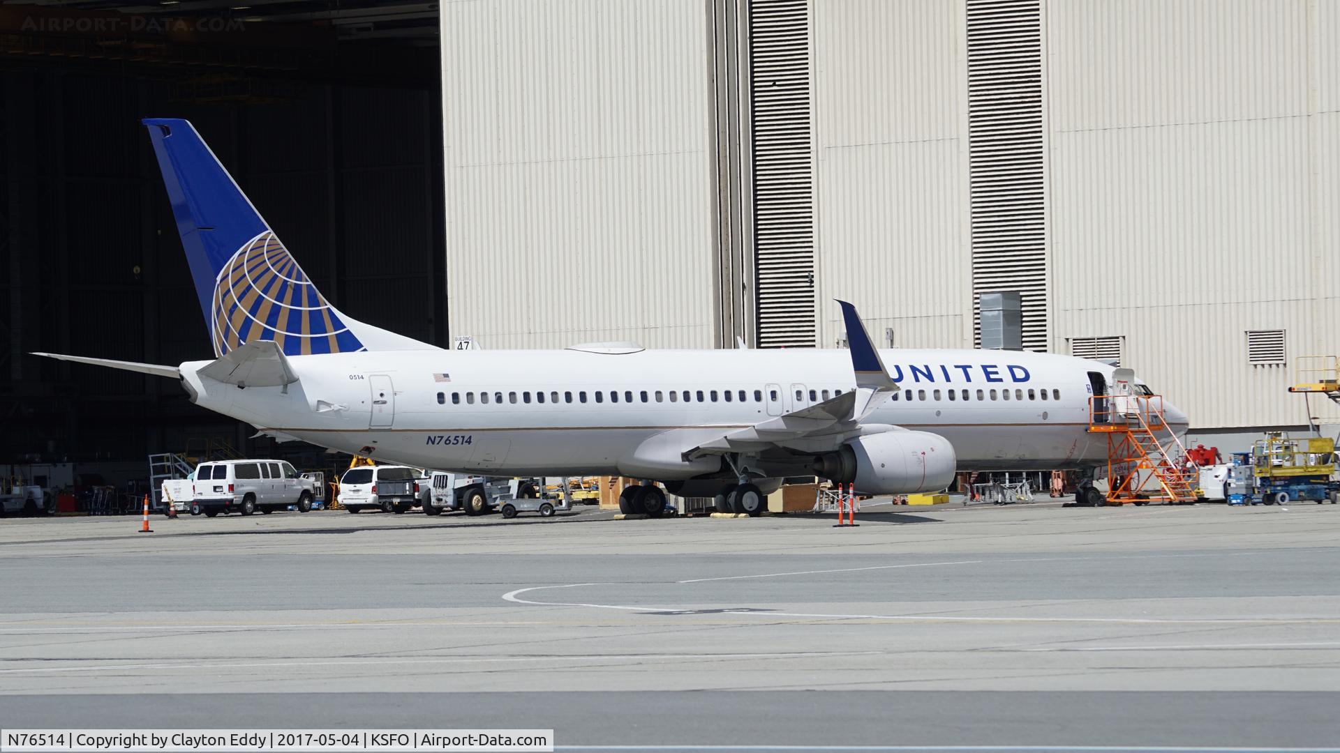 N76514, 2008 Boeing 737-824 C/N 31626, SFO 2017