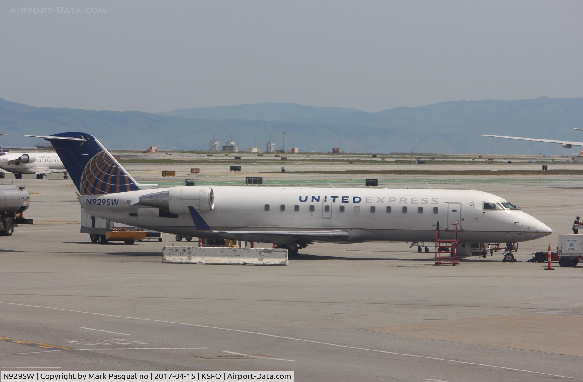 N929SW, 2002 Bombardier CRJ-200LR (CL-600-2B19) C/N 7703, CL-600-2B19