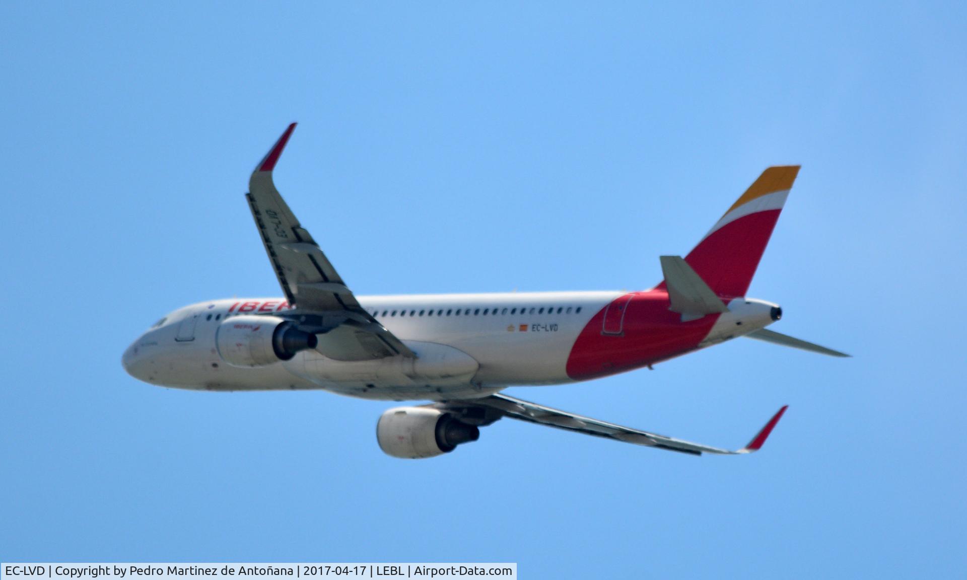 EC-LVD, 2013 Airbus A320-216 C/N 5570, El Prat  -  Barcelona  -  España