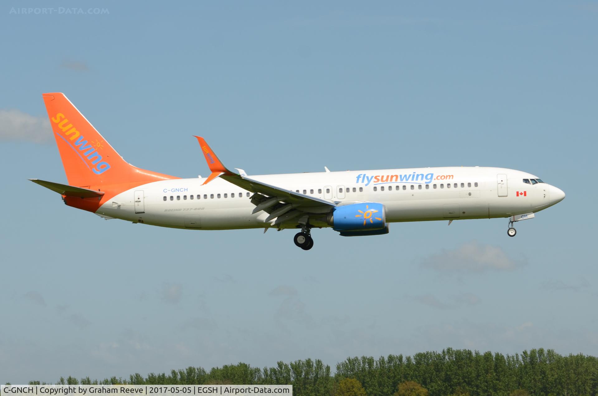 C-GNCH, 2014 Boeing 737-81D C/N 39438, Landing at Norwich.