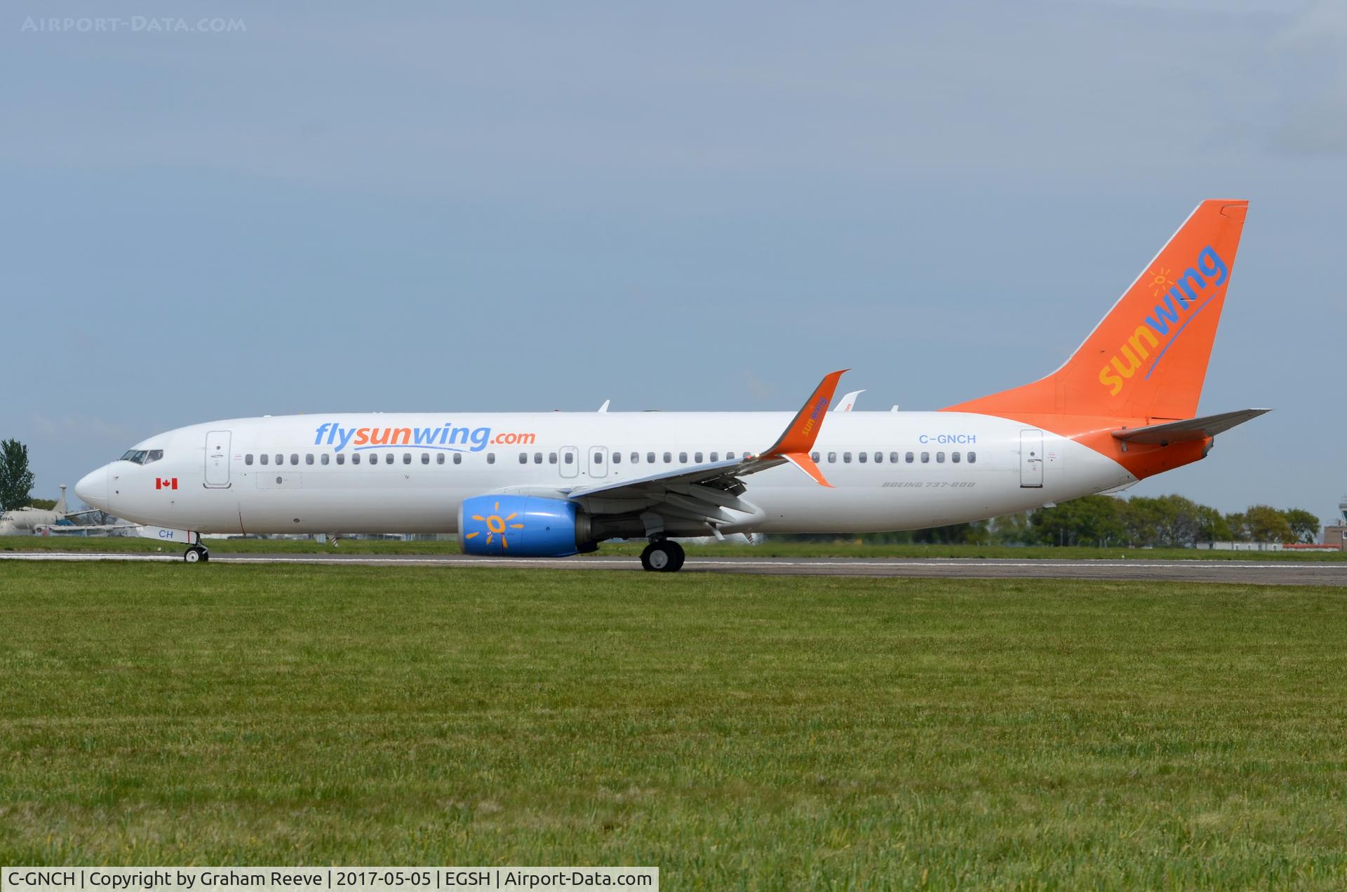 C-GNCH, 2014 Boeing 737-81D C/N 39438, About to depart from Norwich.
