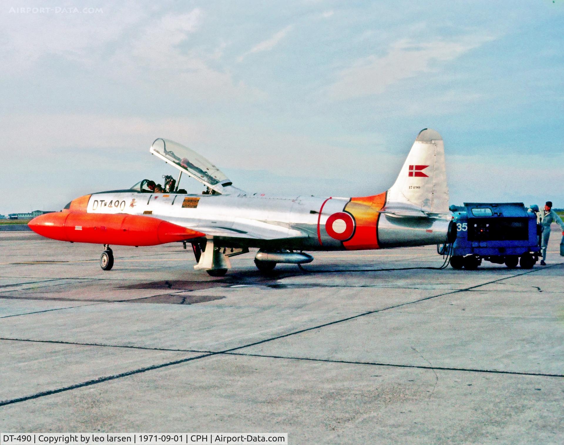 DT-490, 1951 Lockheed T-33A Shooting Star C/N 580-7470, copenhagen 1.9.1971