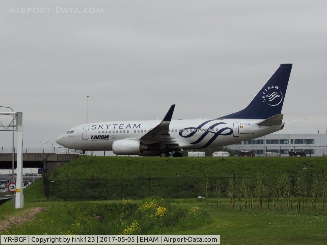 YR-BGF, 2001 Boeing 737-78J C/N 28440, TAROM SKYTEAM OVER QUEBEC