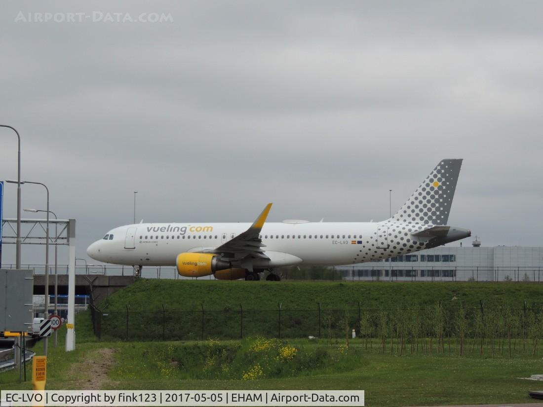 EC-LVO, 2013 Airbus A320-214 C/N 5533, VUELING OVER QUEBEC