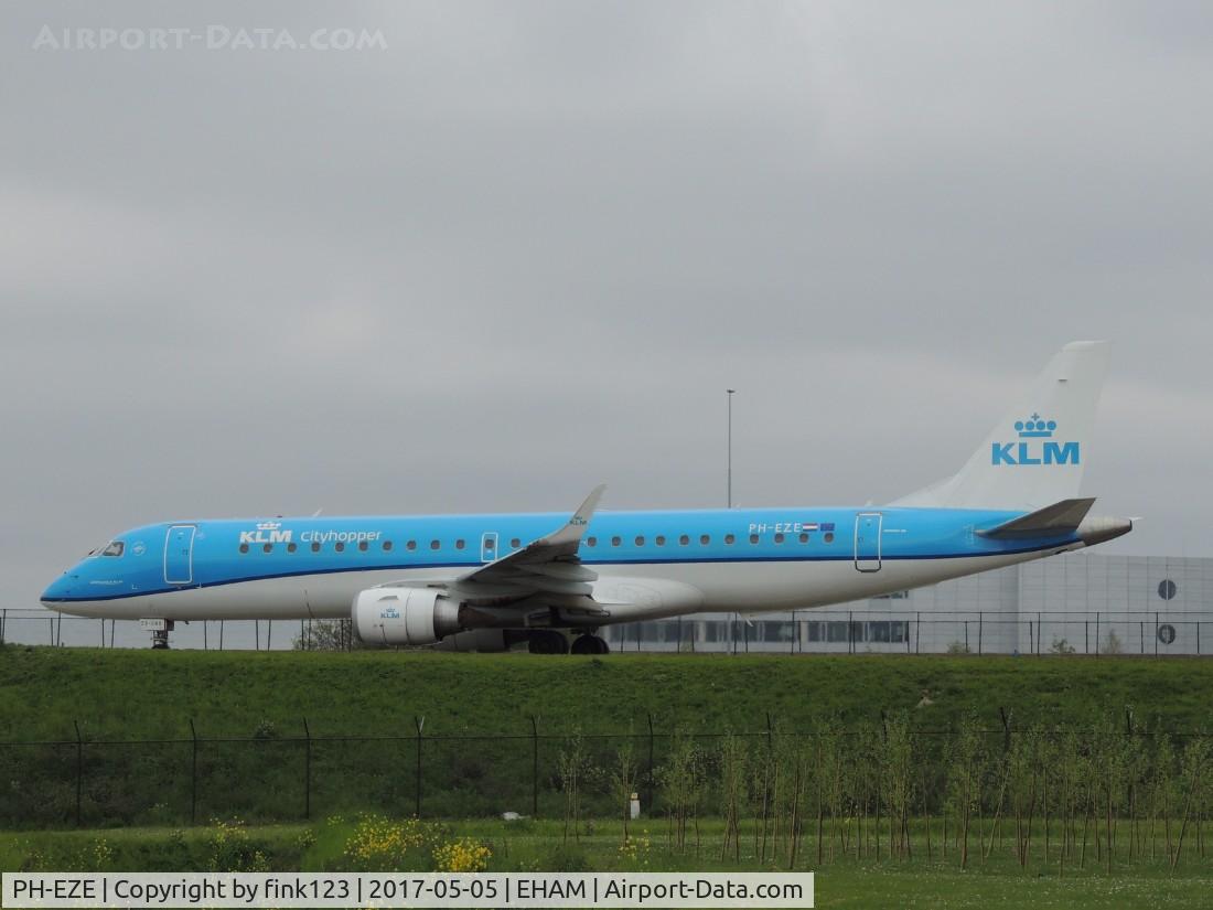 PH-EZE, 2009 Embraer 190LR (ERJ-190-100LR) C/N 19000288, KLM EMBREAR TAXING TO RUNWAY 36C