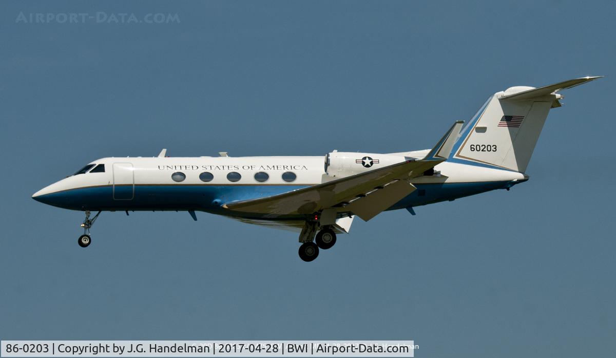86-0203, 1986 Grumman C-20B Gulfstream III C/N 475, On final to 33L.