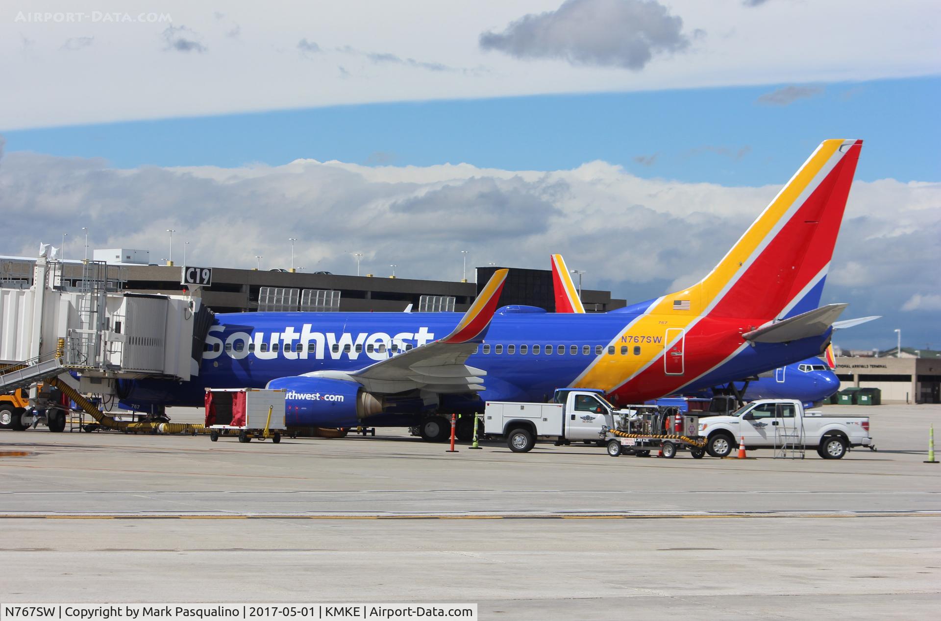 N767SW, 2000 Boeing 737-7H4 C/N 29807, Boeing 737-700