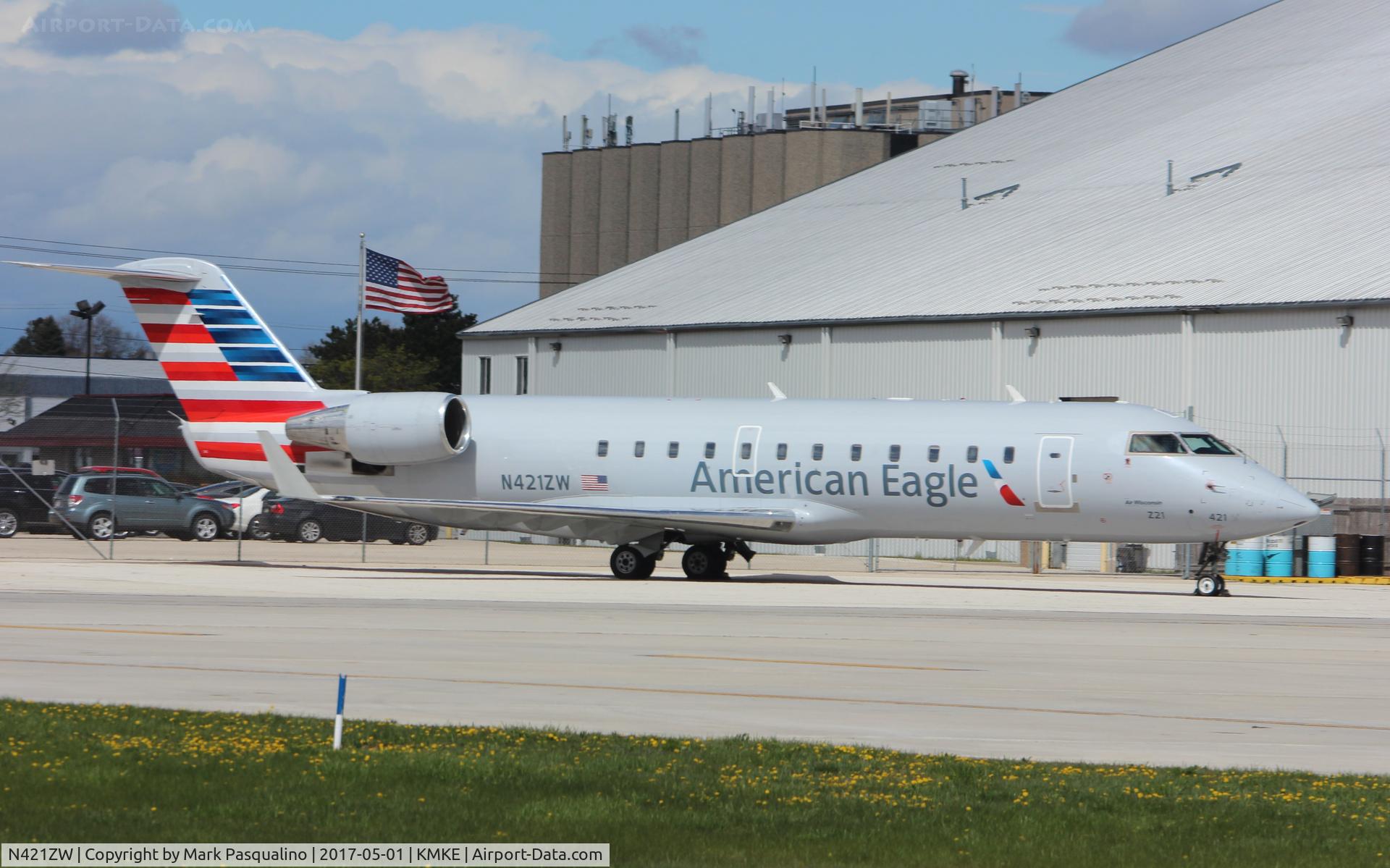 N421ZW, 1999 Bombardier CRJ-200ER (CL-600-2B19) C/N 7346, CL-600-2B19