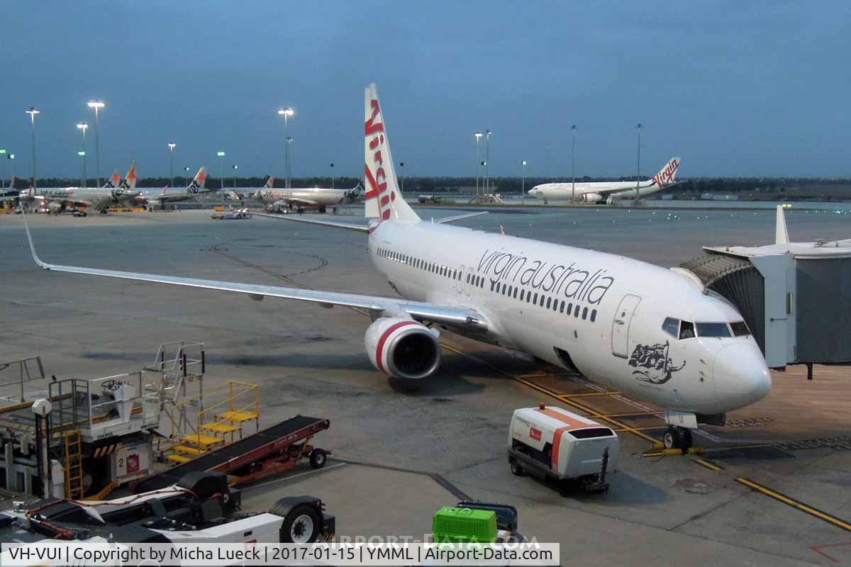 VH-VUI, 2006 Boeing 737-8FE C/N 34441, At Melbourne