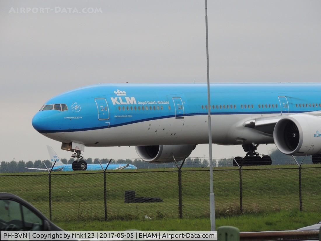 PH-BVN, 2015 Boeing 777-306/ER C/N 44549, KLM BOEING 777 TAXING TO RUNWAY 36C