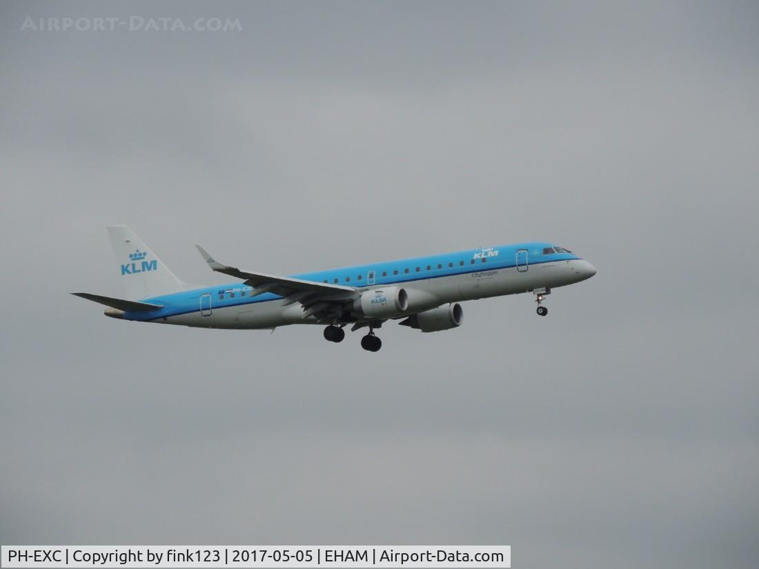 PH-EXC, 2014 Embraer 190STD (ERJ-190-100) C/N 19000659, KLM EMBREAR FINAL RUNWAY 36C