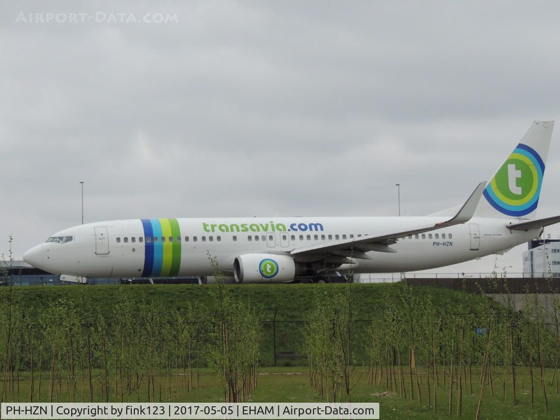 PH-HZN, 2004 Boeing 737-8K2 C/N 32943, TRANSAVIA OVER QUEBEC