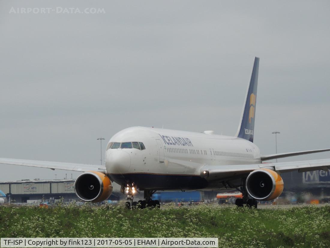 TF-ISP, 1997 Boeing 767-319/ER C/N 26971, ICELANDAIR OVER QUEBEC