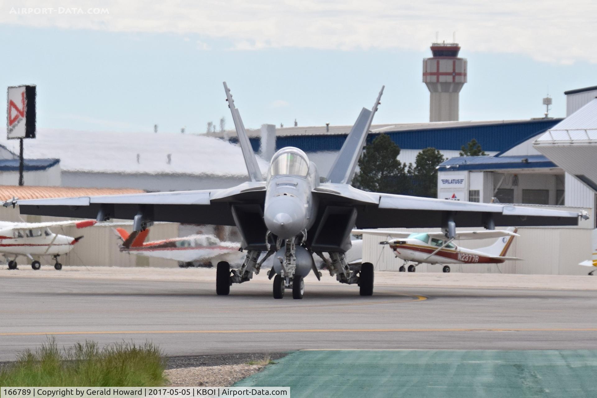 166789, Boeing F/A-18E Super Hornet C/N E135, Taxiing on Kilo.  VX-9 