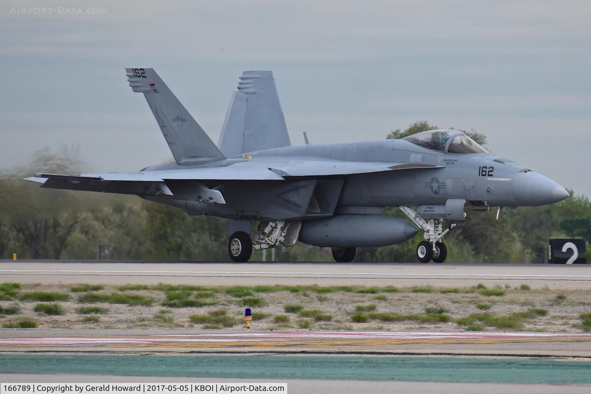166789, Boeing F/A-18E Super Hornet C/N E135, Take off roll on RWY 10R.  VX-9 