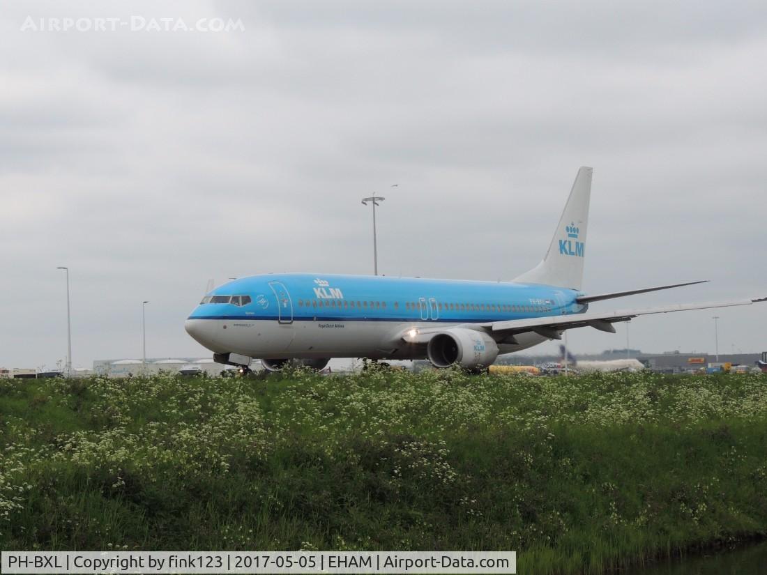 PH-BXL, 2000 Boeing 737-8K2 C/N 30359, KLM 737 OVER QUEBEC
