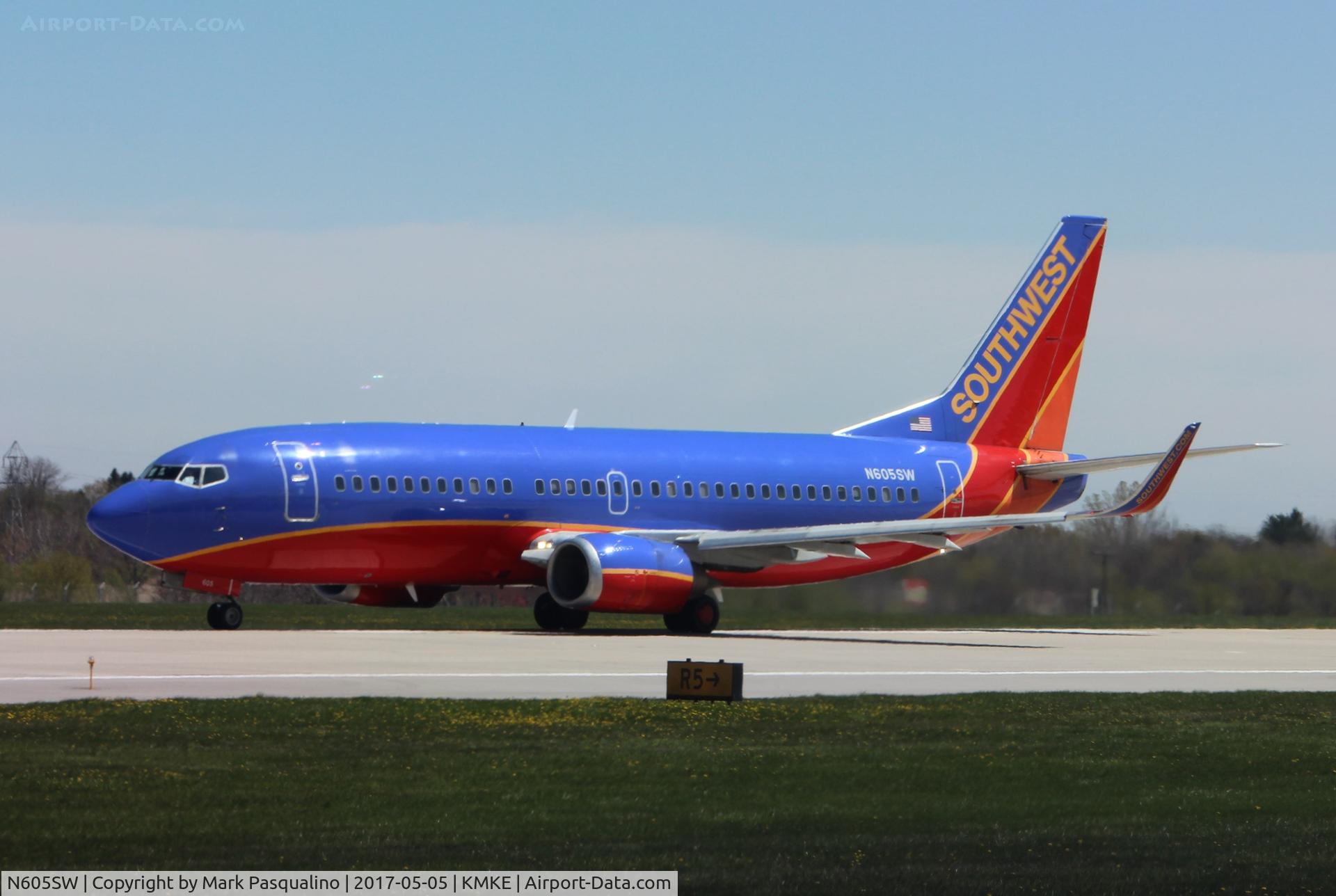 N605SW, 1995 Boeing 737-3H4 C/N 27956, Boeing 737-300