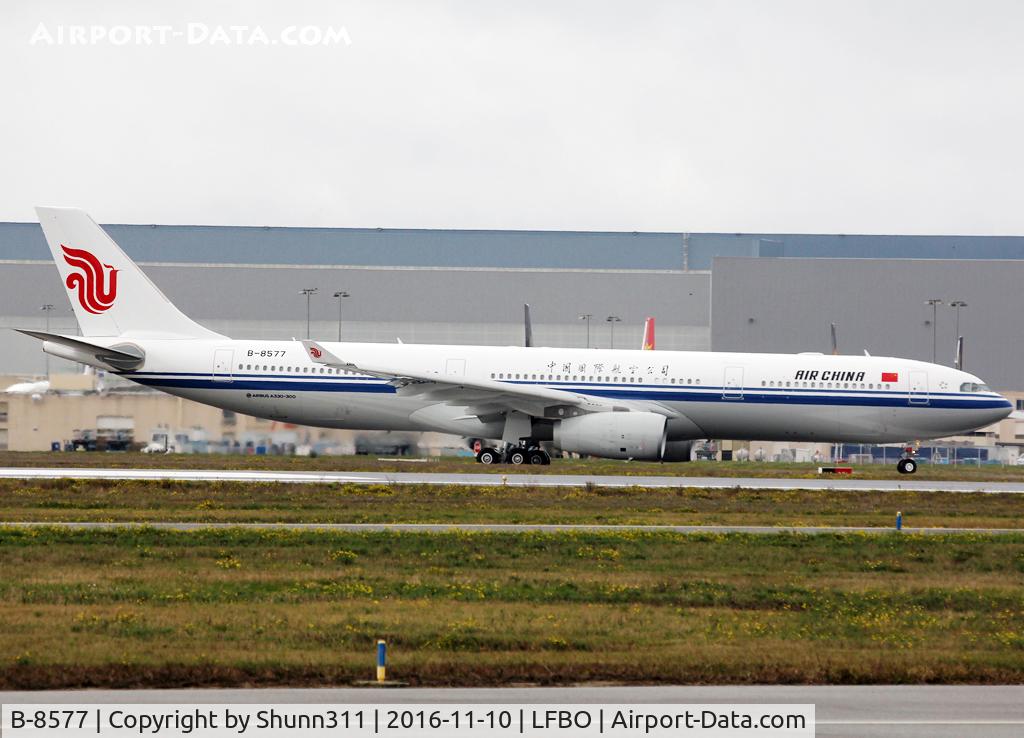 B-8577, 2016 Airbus A330-343 C/N 1752, Delivery day...
