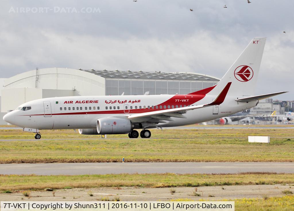 7T-VKT, 2016 Boeing 737-7D6C C/N 61341 / 6060, Taxiing holding point rwy 32R for departure