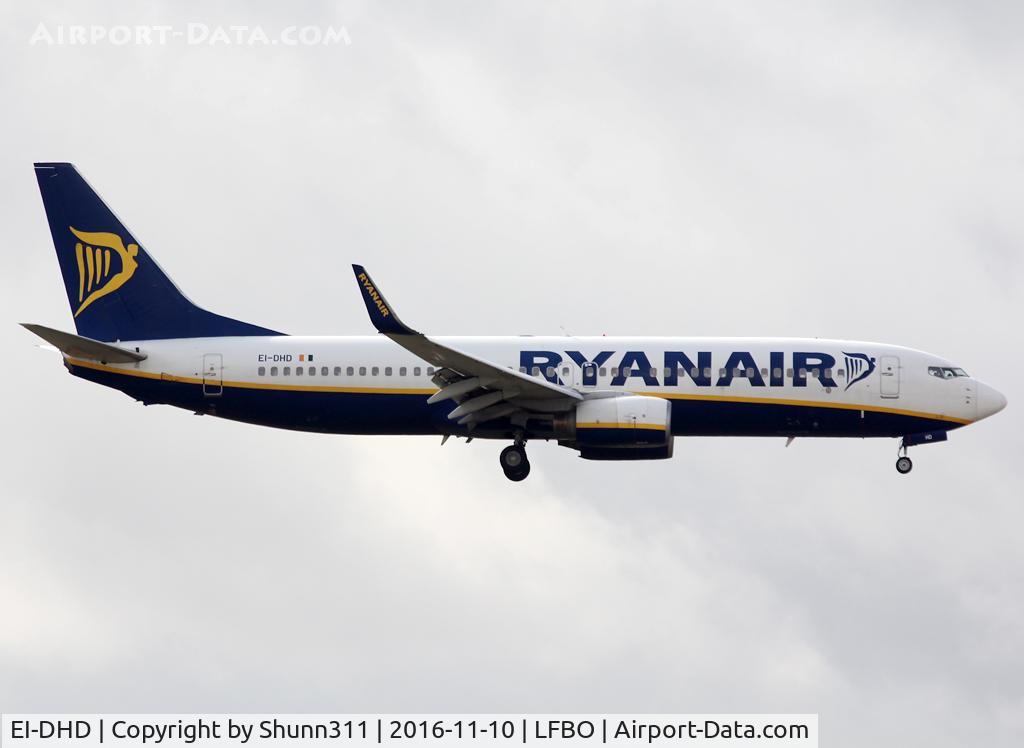 EI-DHD, 2005 Boeing 737-8AS C/N 33816, Landing rwy 32L