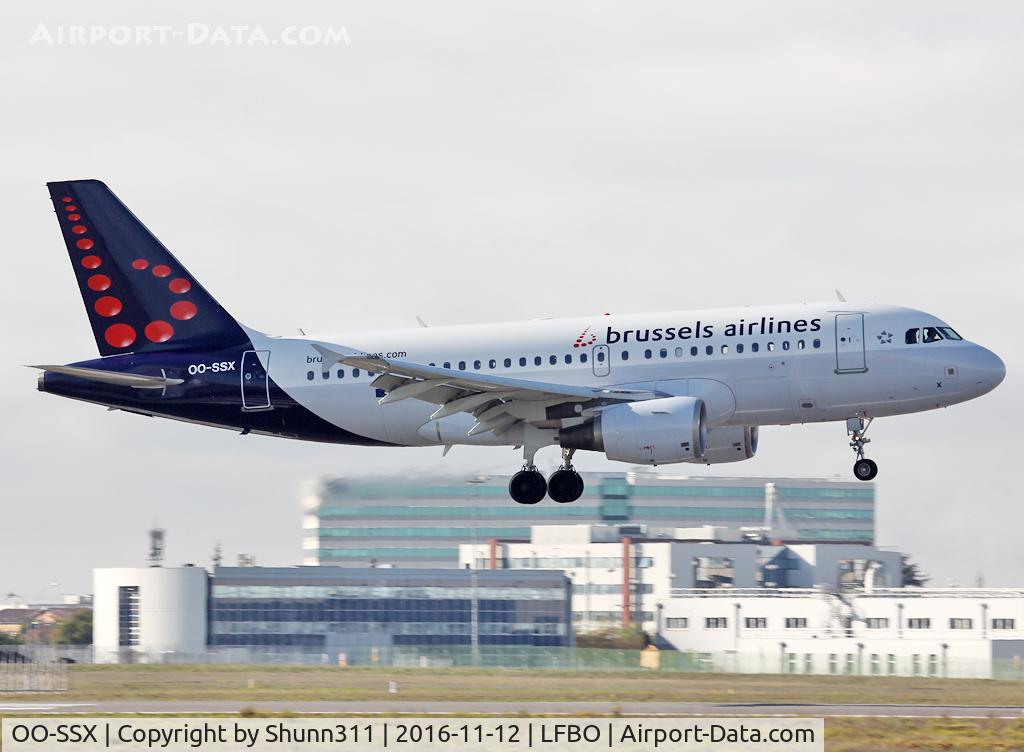 OO-SSX, 2004 Airbus A319-111 C/N 2260, Landing rwy 32R