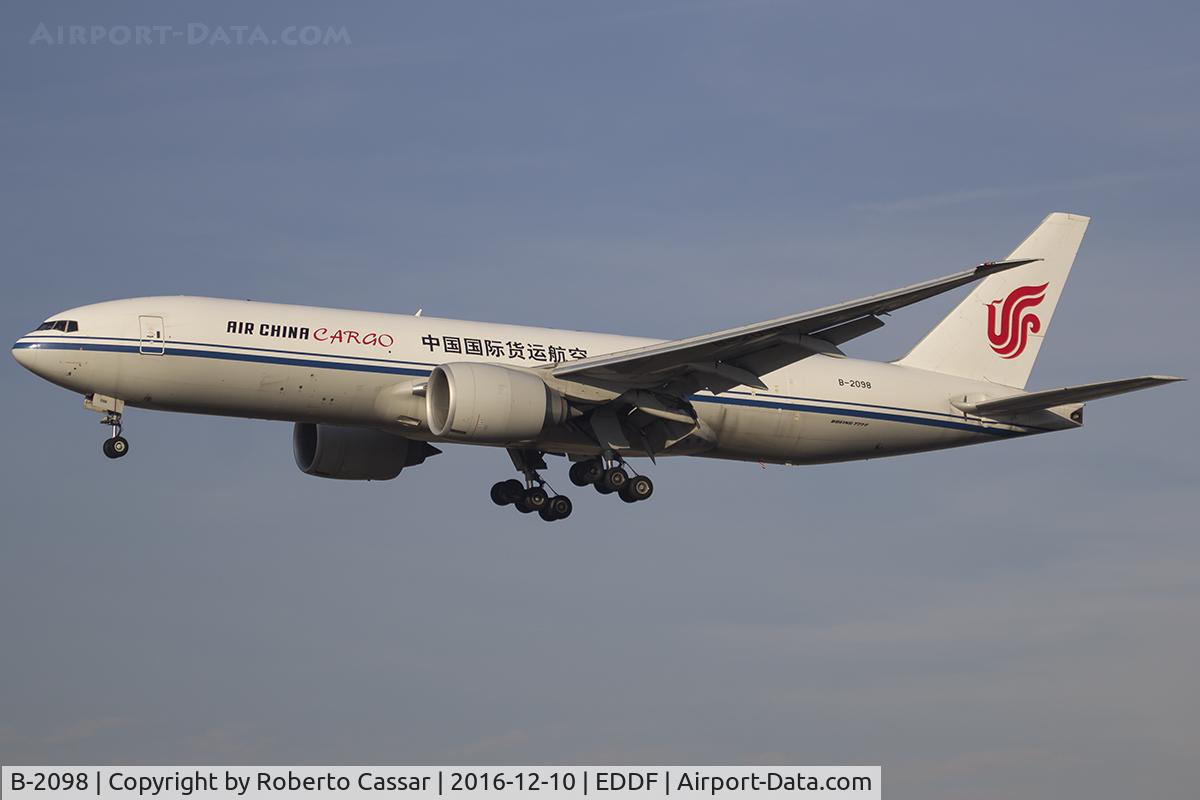 B-2098, 2014 Boeing 777-FFT C/N 44681, Frankfurt 2016