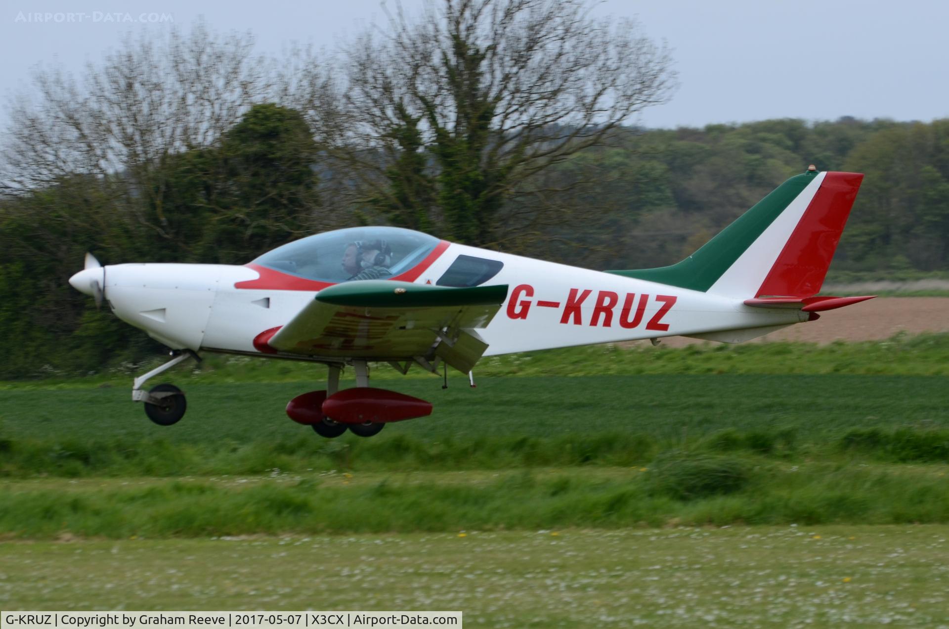 G-KRUZ, 2010 CZAW SportCruiser C/N LAA 338-14765, Landing at Northrepps.