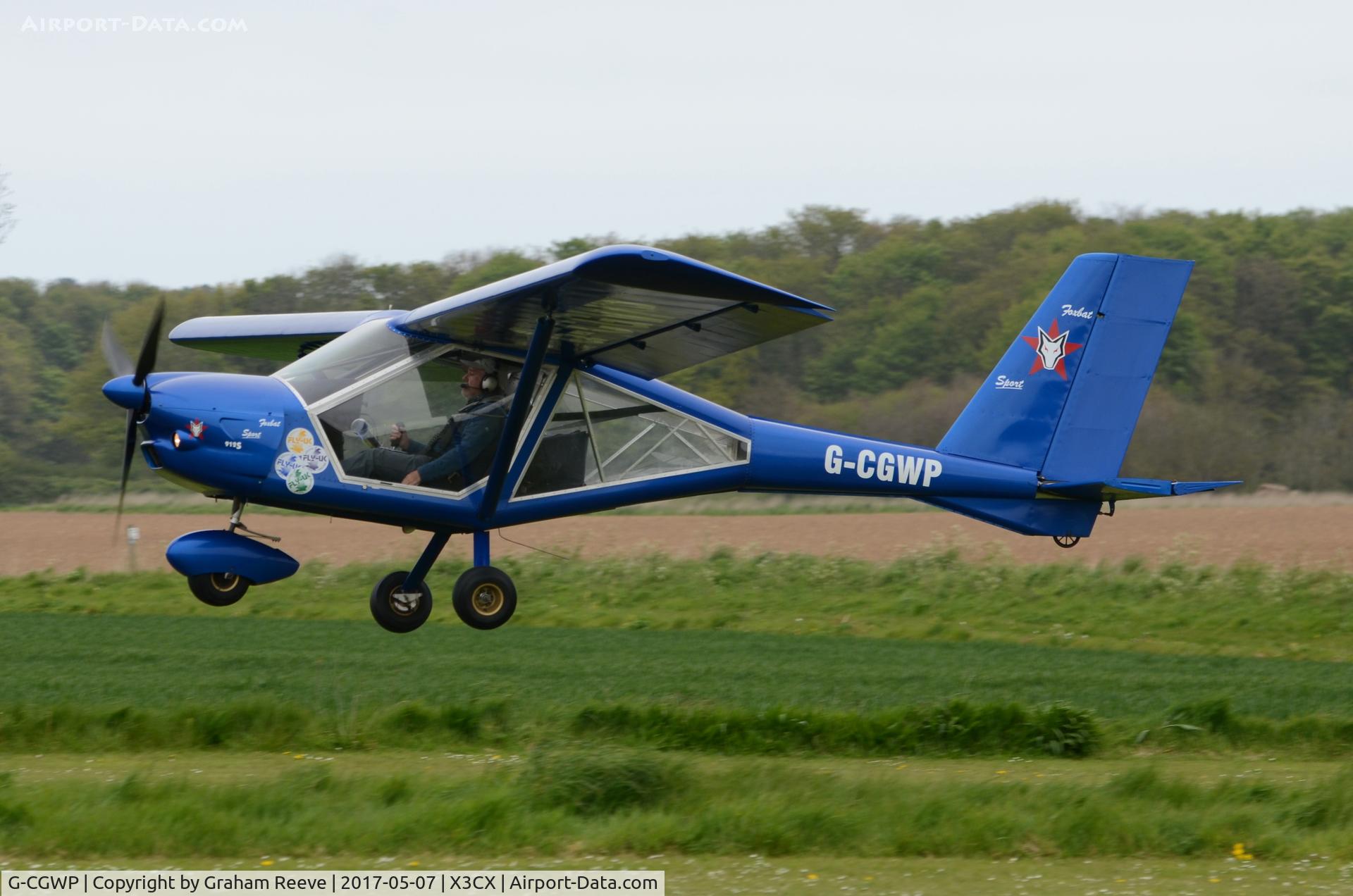 G-CGWP, 2011 Aeroprakt A-22L Foxbat C/N LAA 317A-15070, Landing at Northrepps.