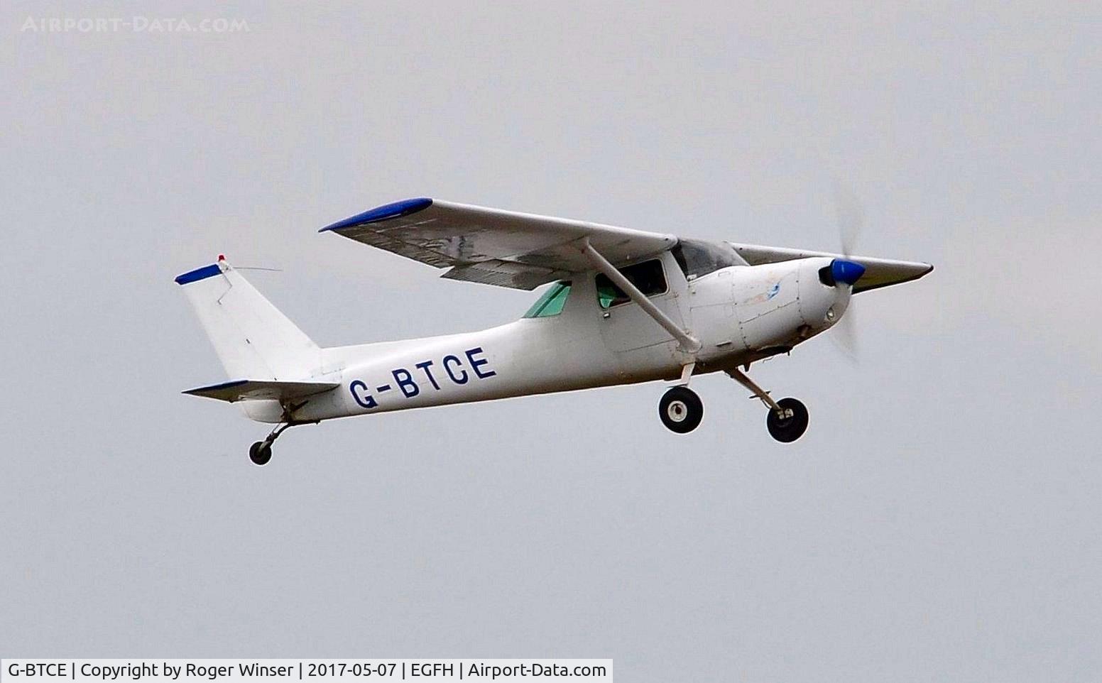 G-BTCE, 1978 Cessna 152 C/N 152-81376, Visiting 152 taildragger departing Runway 04.