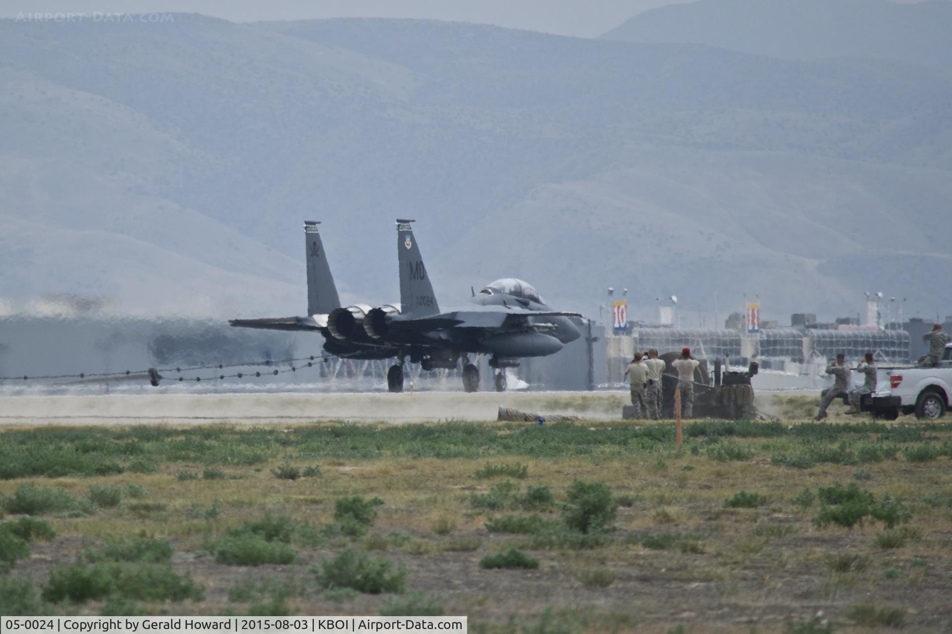 05-0024, 2005 Boeing F-15SG Strike Eagle C/N SG24, Catches the barrier during the test.
