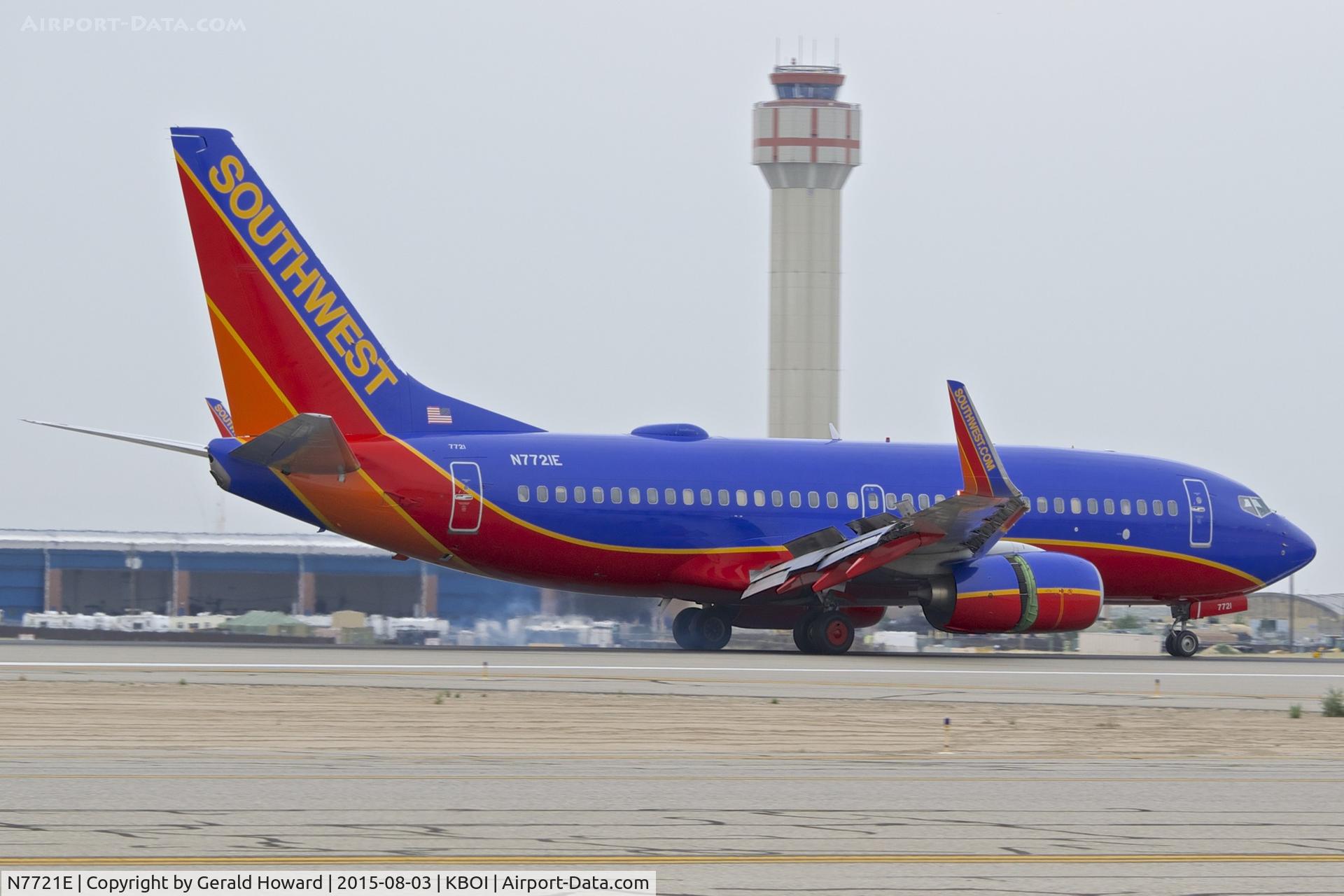 N7721E, 2006 Boeing 737-7BD C/N 34479, Landing roll out on RWY 28R.