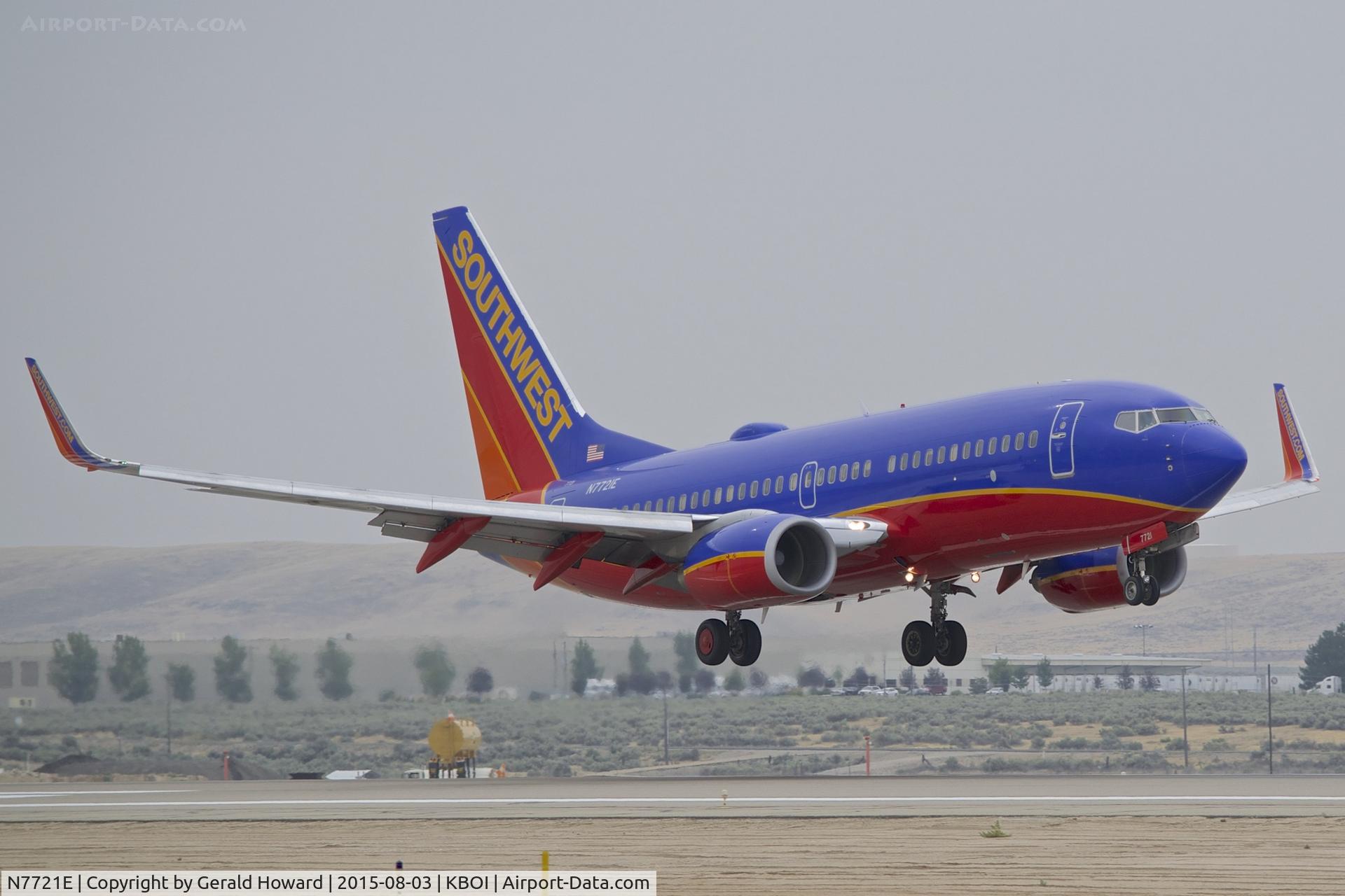 N7721E, 2006 Boeing 737-7BD C/N 34479, Landing RWY 28R.