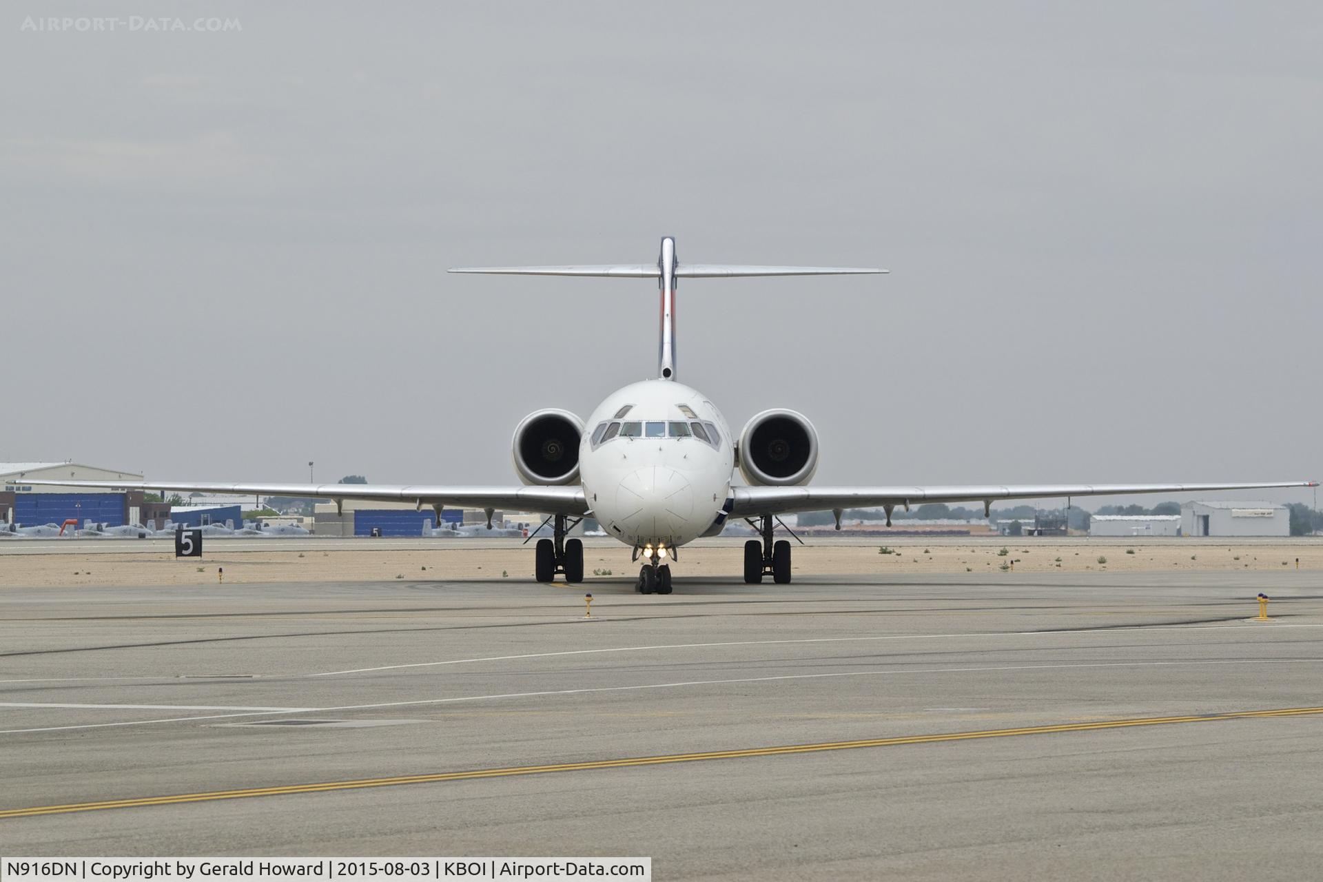 N916DN, 1996 McDonnell Douglas MD-90-30 C/N 53396, Coming off Taxiway Alpha for the ramp.