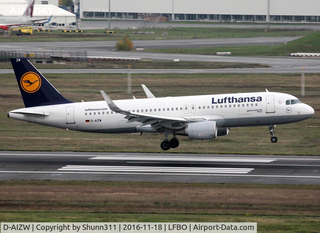 D-AIZW, 2013 Airbus A320-214 C/N 5694, Landing rwy 14R